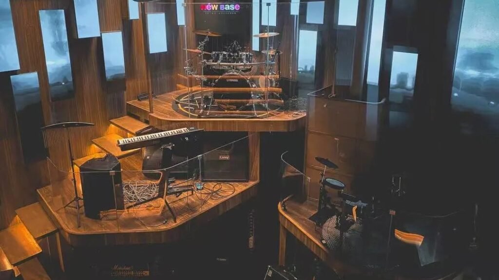 Line array speakers in Theater empower resident bands