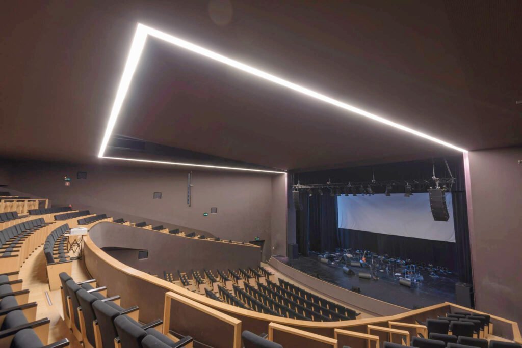 LA110 + LA110S sound system Installation in Portugal