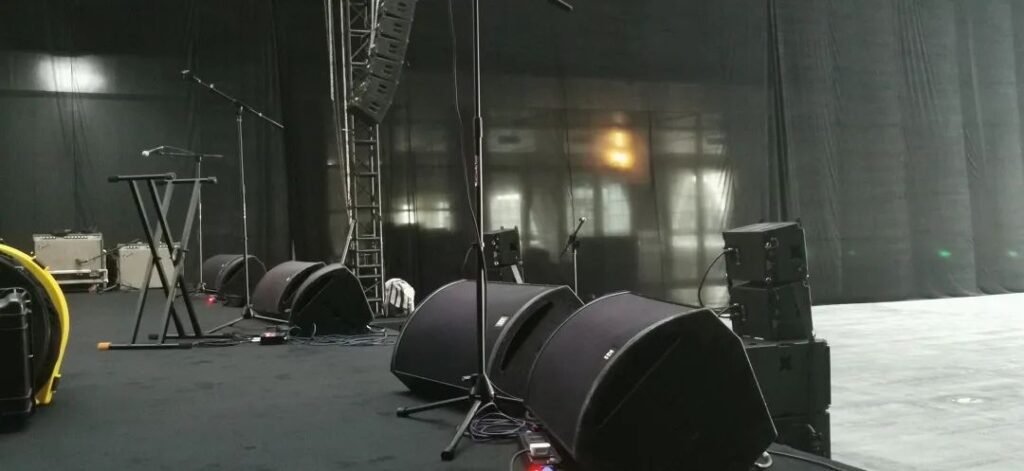 PA line array speakers