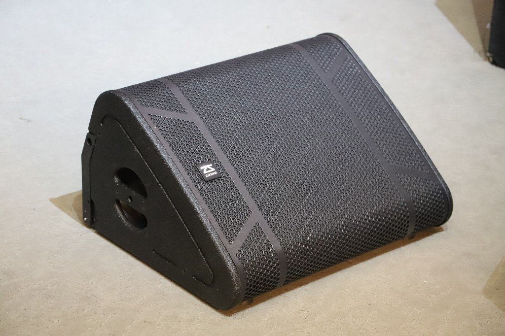 Coaxial stage monitor